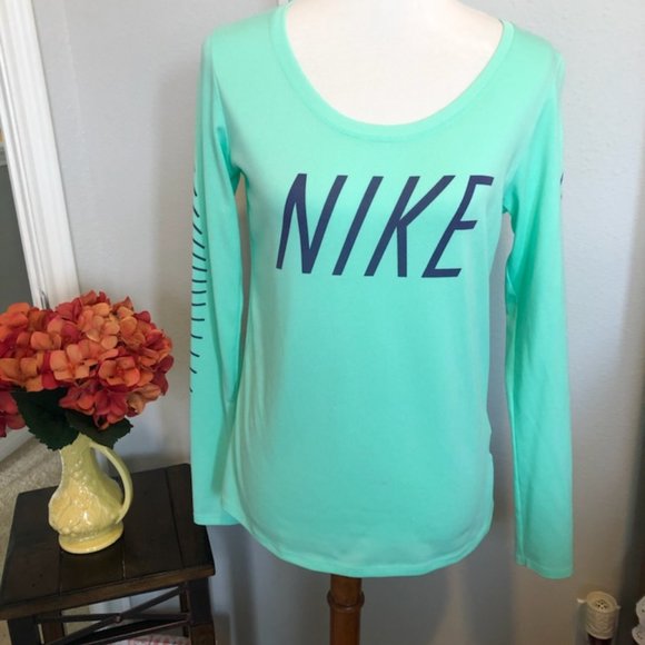 Nike Dri Fit Athletic Cut Green Top - Med - Picture 1 of 5